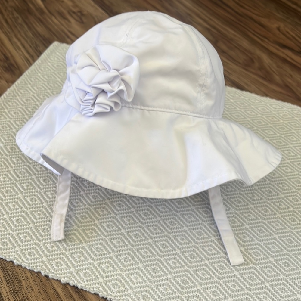 Girls sun hat - size 6-12 months
